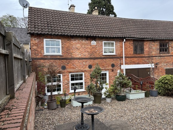 77ec308f 7bba 45af 9f5a 6fde8b23d98b_web