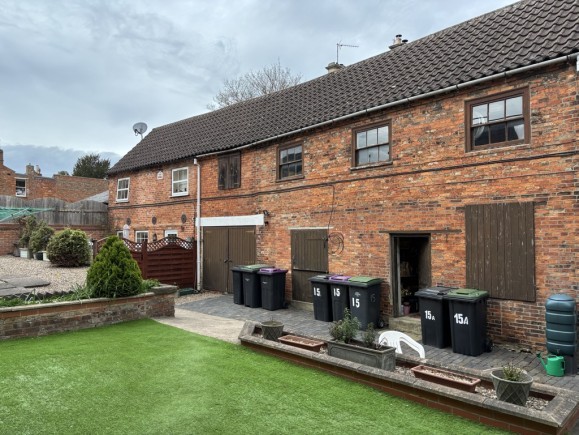 8778c00b a59d 4bbe 8b4b 12c053603089_web