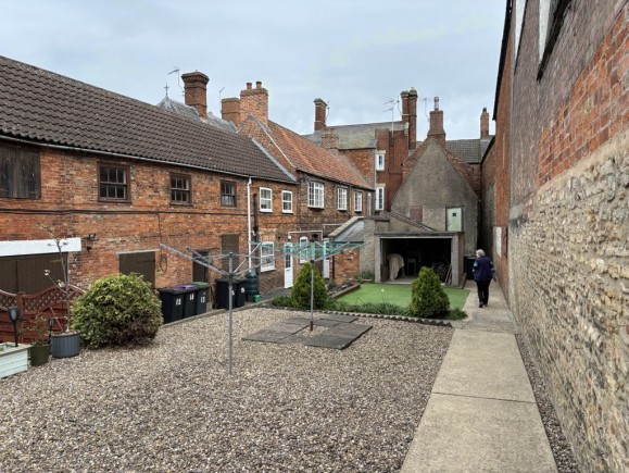 d2c20707 b059 4ad4 8c1e d4f714b7e6c7_web