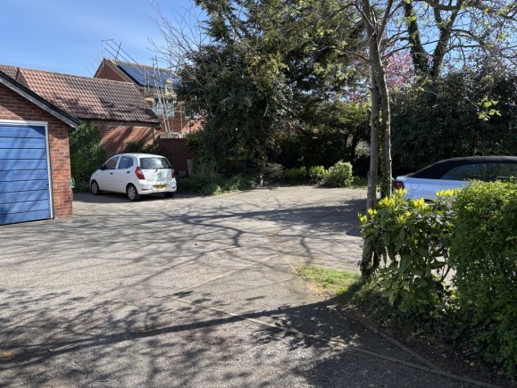 e6517240 a0ac 41d0 b22f 7fcc19705761_web