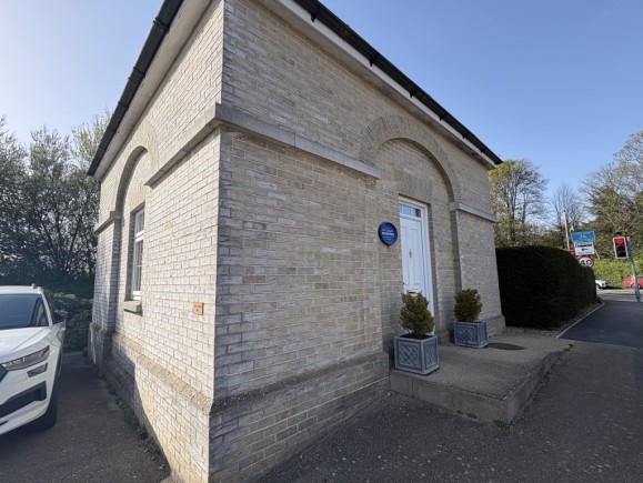 b30a250f b7e0 4bf1 928d 53af48d17715_web