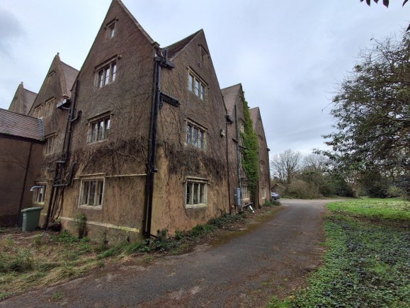 0f605159 6baa 46cf a3e9 d8391a6e58c1_web