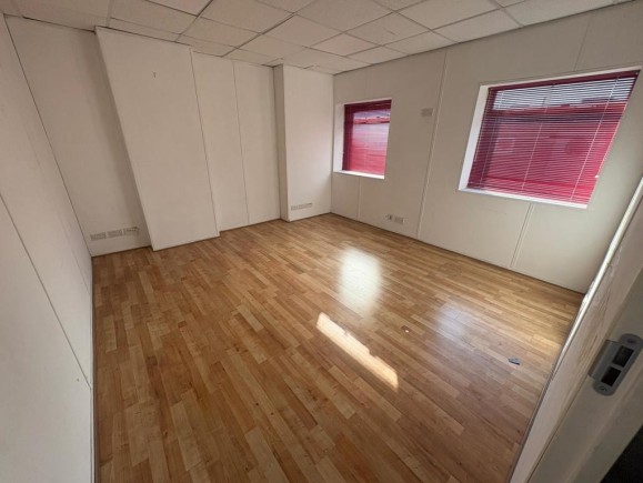 bb35667e 9470 4dbd 9e37 9e58b2f28301_web