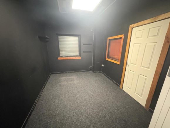 f39544a6 e9bd 428d 9425 bdb86f30a1c4_web