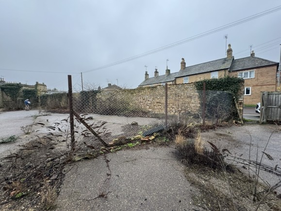 4668c506 8ac6 4461 a6a3 1074e52e232f_web