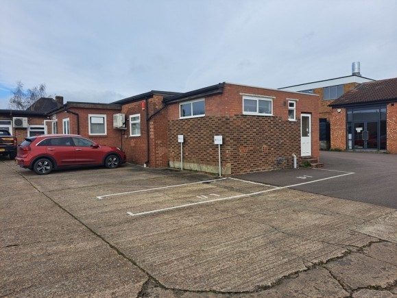 b3b57b6b 52a1 4a25 a8c4 05ef1683c02e_web