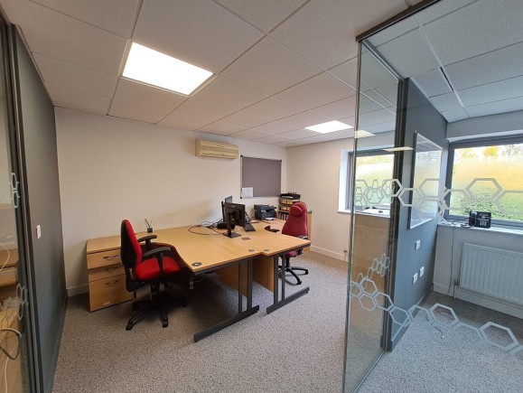 5f4f7e1b 08e2 4890 b7aa e59a1af75033_web