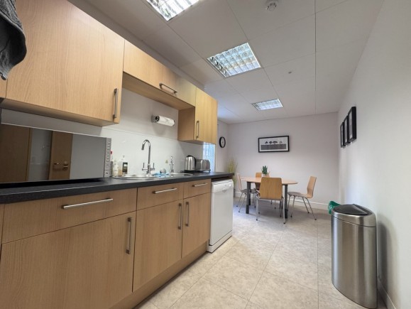 f7e3a301 2a5d 4b72 aadc 34f872dd1a06_web