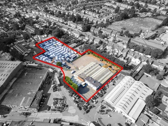 70272189 977d 4041 8783 151083660764_web