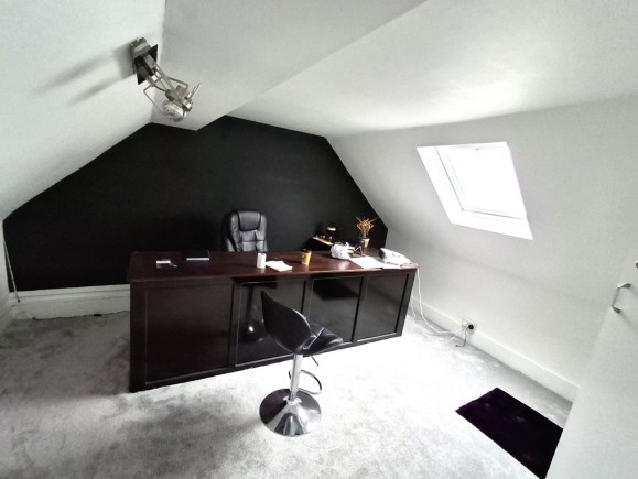 c0b02a6d 3b9f 49c8 8c7d b0d41f1c501a_web