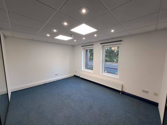 92fa40c2 adab 4927 94e7 4fc65e2a2e6e_web