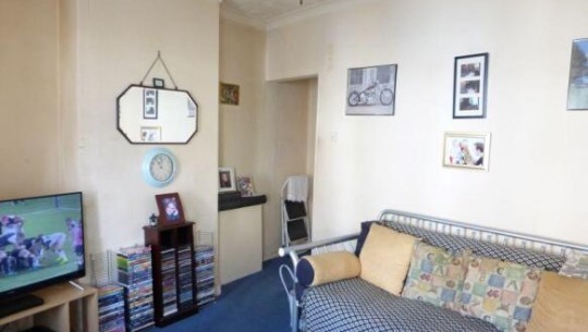 14 Esdelle Street   sitting room