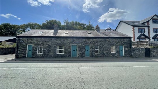 New York Cottages   front