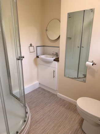 12 Ensuite