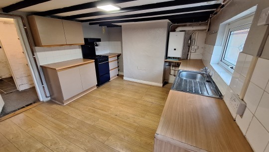 12 High Street Bradwell   kitchen
