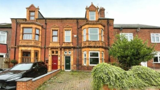 5 Tunstall Park   front