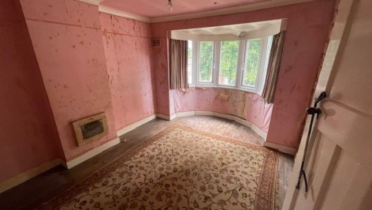 93 Millfield Road   pink room