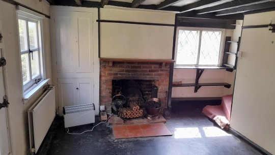 Deveys, Church Road   front room