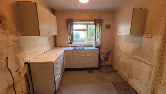 39 Second Avenue   kitchen