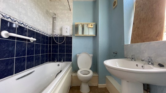 Janes Brook Road   bathroom
