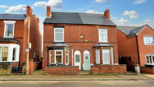27 Cyril Avenue   front