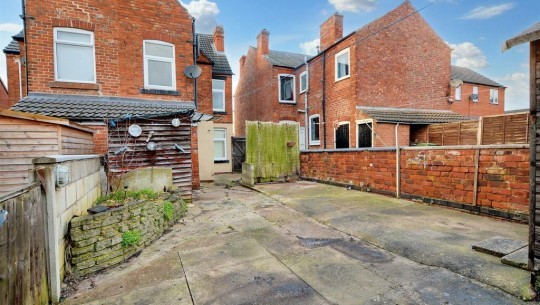 27 Cyril Avenue   garden
