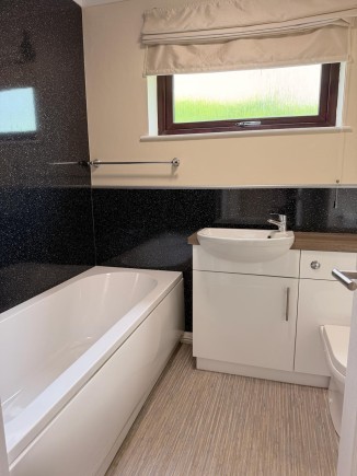 8 Bathroom (2)