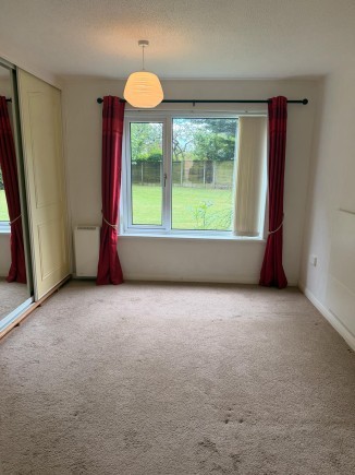 Bedroom Photo 2